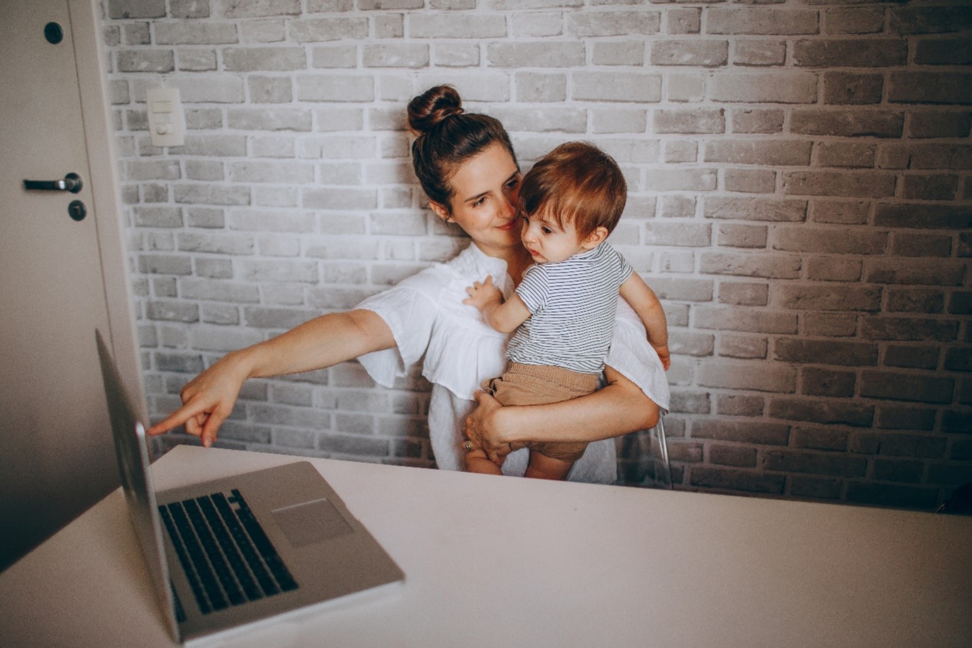 子育てと仕事を両立するのって難しい…。働くママはどうすればいいの？