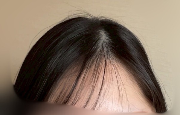 前髪とアホ毛を整えていきます