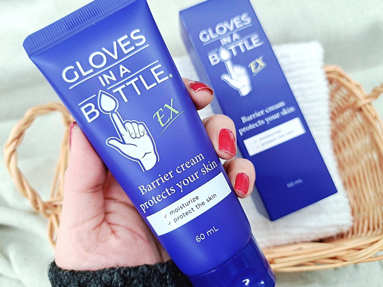 まるで塗る手袋！水仕事の味方に、プロ仕様の「グローブインボトル バリアクリームEX」がオススメ◎