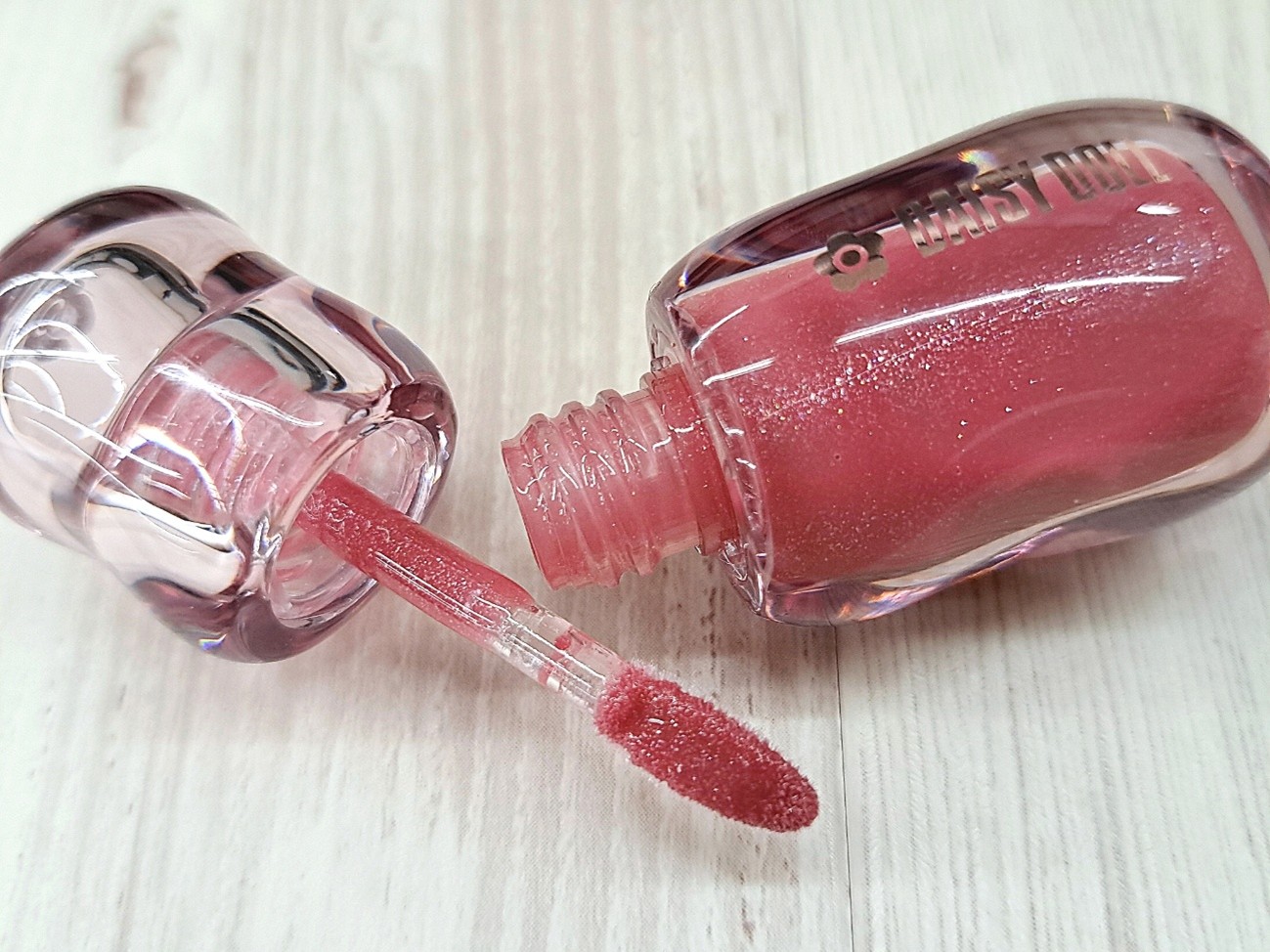 デイジードールの新作バズリップ「ジュエリーシロップグロス」は、可愛いだけじゃない優秀リップだった！