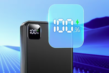 3台同時充電可能モバイルバッテリー