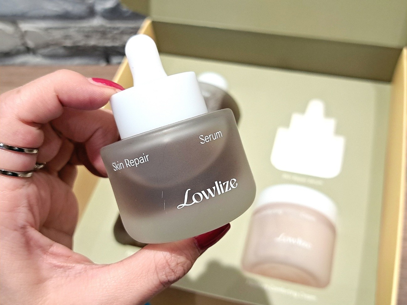 2.美容液：スキンRPセラム