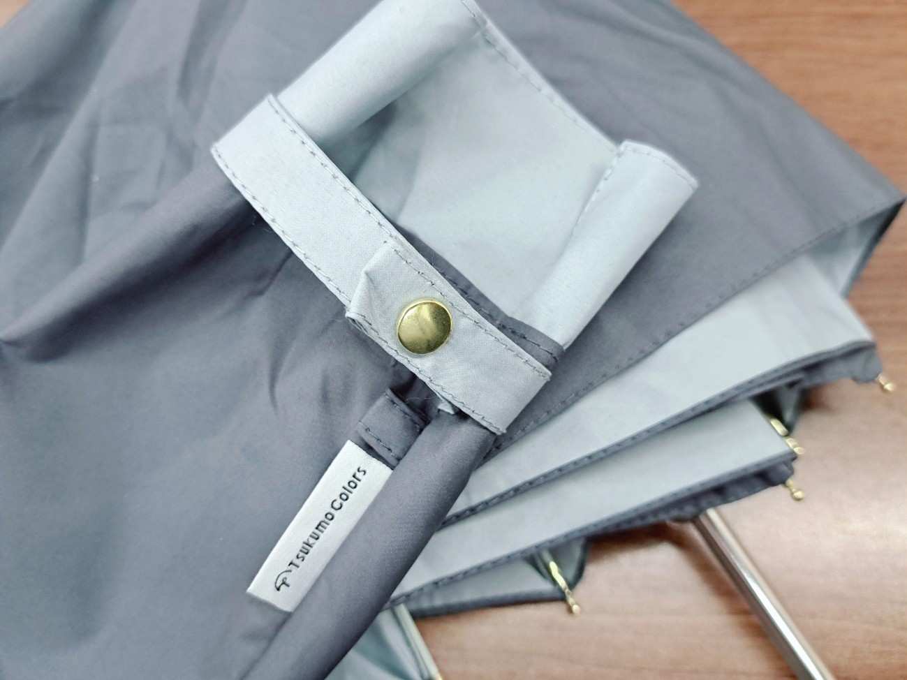 ②選べる全6色のバイカラーデザイン