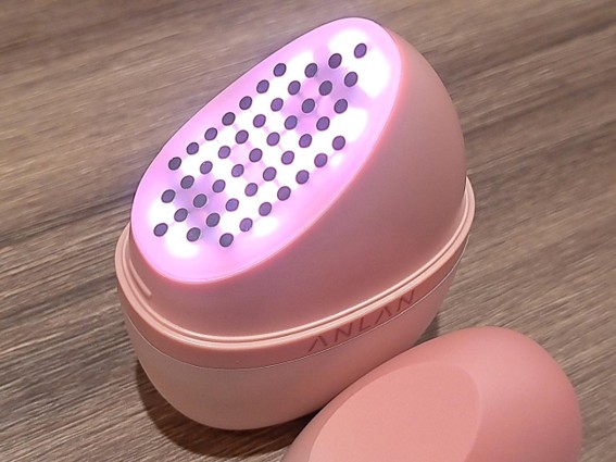 独自開発のピンク色LED