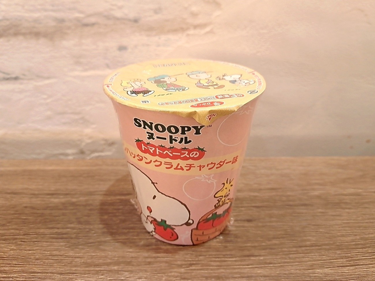 ③スヌーピーヌードル トマトベースのマンハッタンクラムチャウダー味