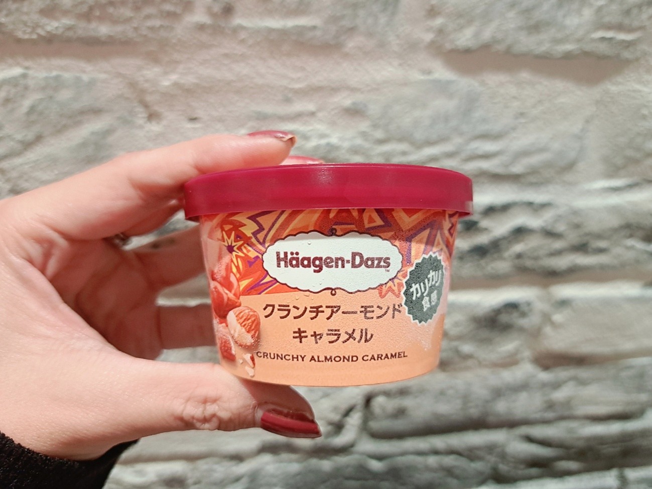 （1）ミニカップ『クランチアーモンドキャラメル』