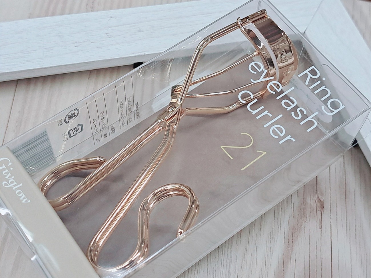 軽い力でカンタンくるん♪3本指で使うビューラー「貝印 リング アイラッシュカーラー」は安定感が抜群だった！