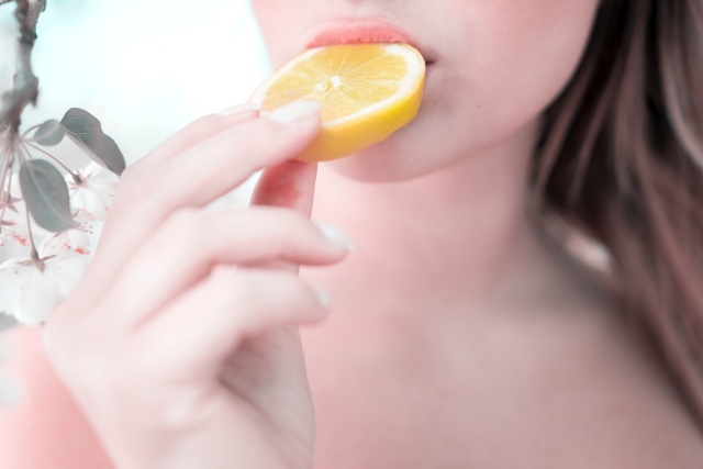 【薬剤師執筆】お酢やレモンが食べたいときは注意が必要？酸っぱいものとの付き合い方