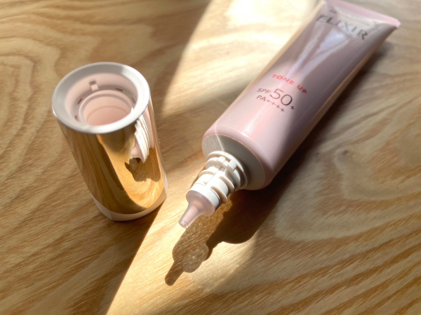 エリクシール デーケアレボリューション トーンアップ SP＋ aa✖︎3個セット エリクシール デーケアレボリューション トーンアップ SP+ aa