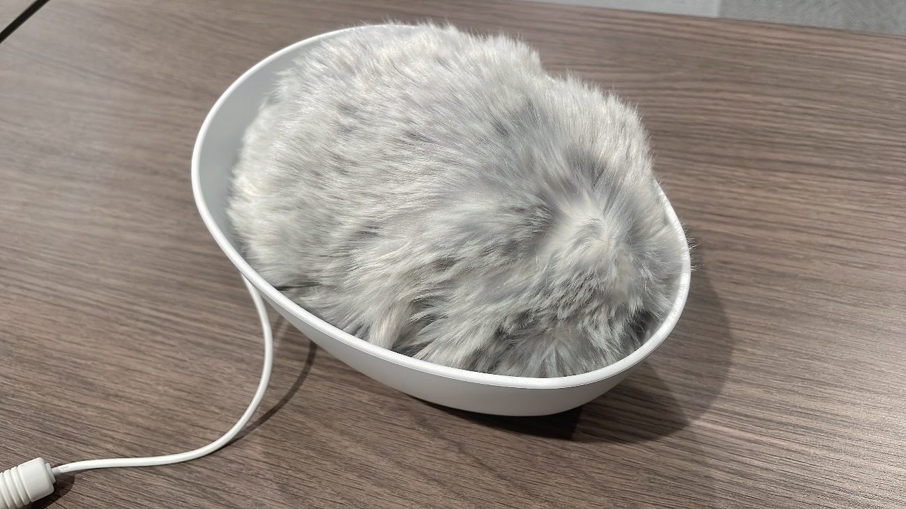 生き物の感情をデジタル化したAIペット？！モフモフの癒しロボット